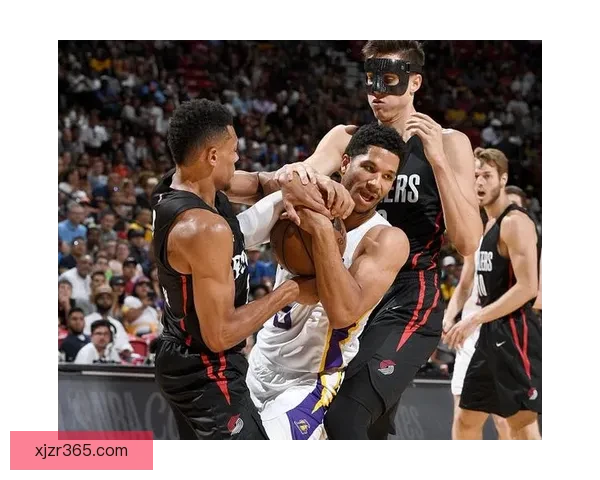 卡鲁索调皮抢水壶哈特机智躲避结果泼满前队友一身水